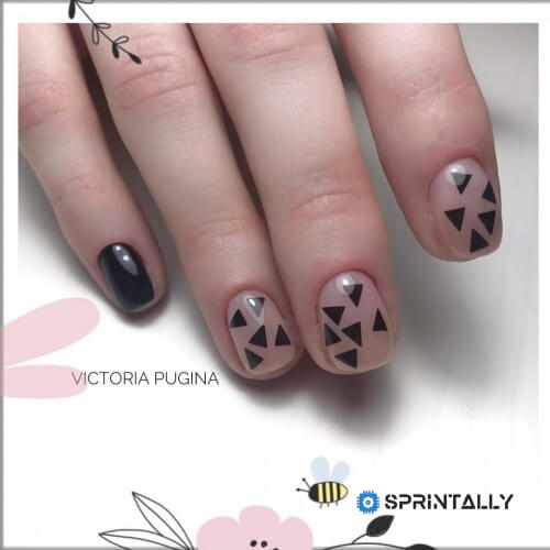 Fashionable nail art design with geometric elements
