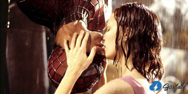 Spiderman kiss