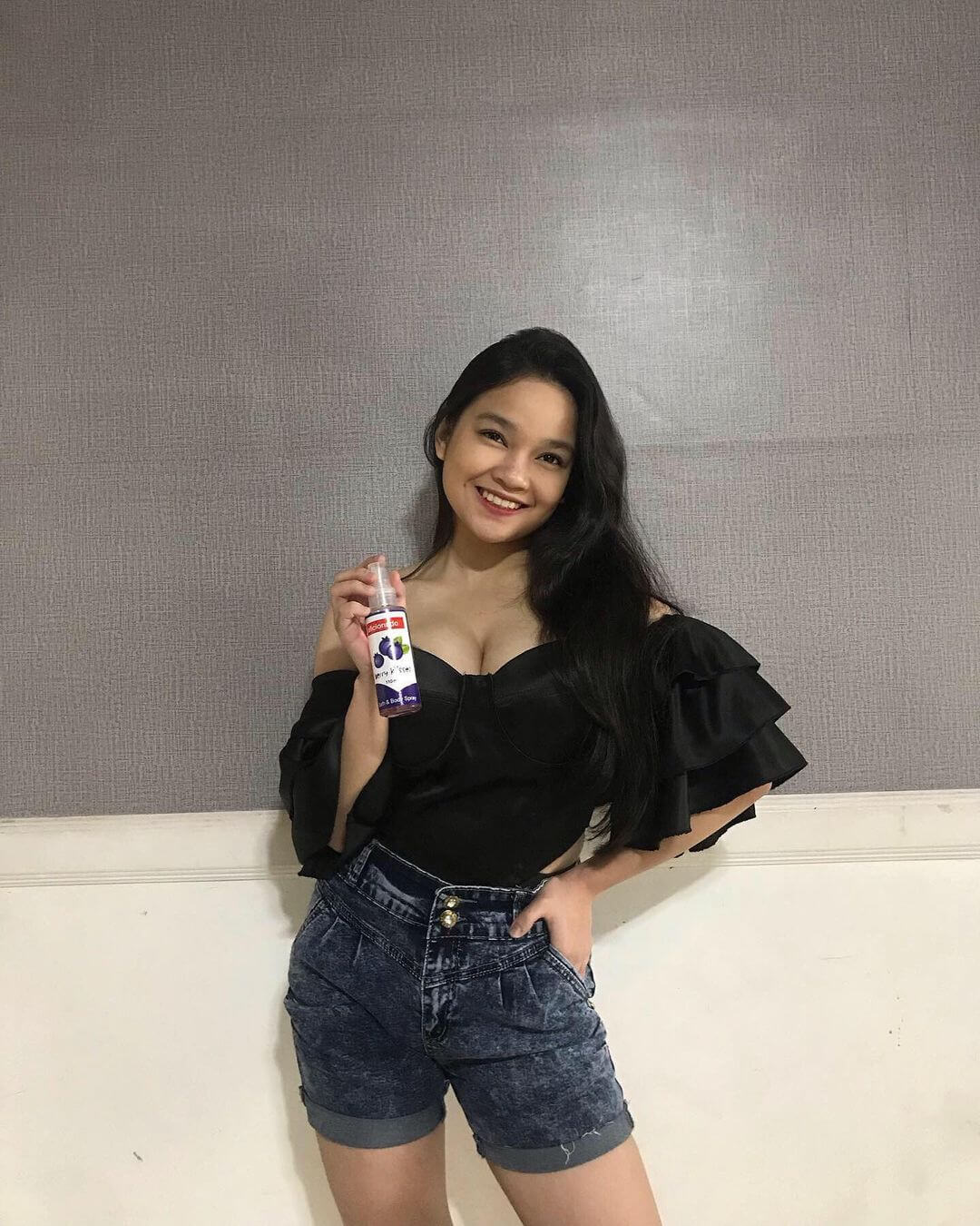 Hot And Sexy Girl Xyriel Manabat